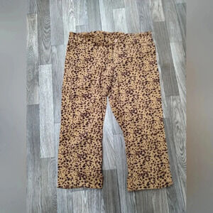 Zoey And Beth Cheetah Print Animal Print Capris Size Medium